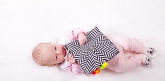 Jaka chusta do noszenia niemowlaka?