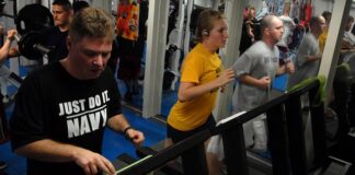 Co lepsze trenażer czy rower stacjonarny?