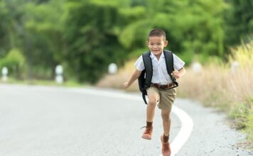 Dlaczego nie można w szortach na basen?