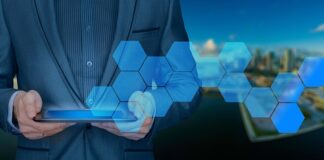 Jakich przedmiotów nie wolno trzymać i wozić w samochodzie?